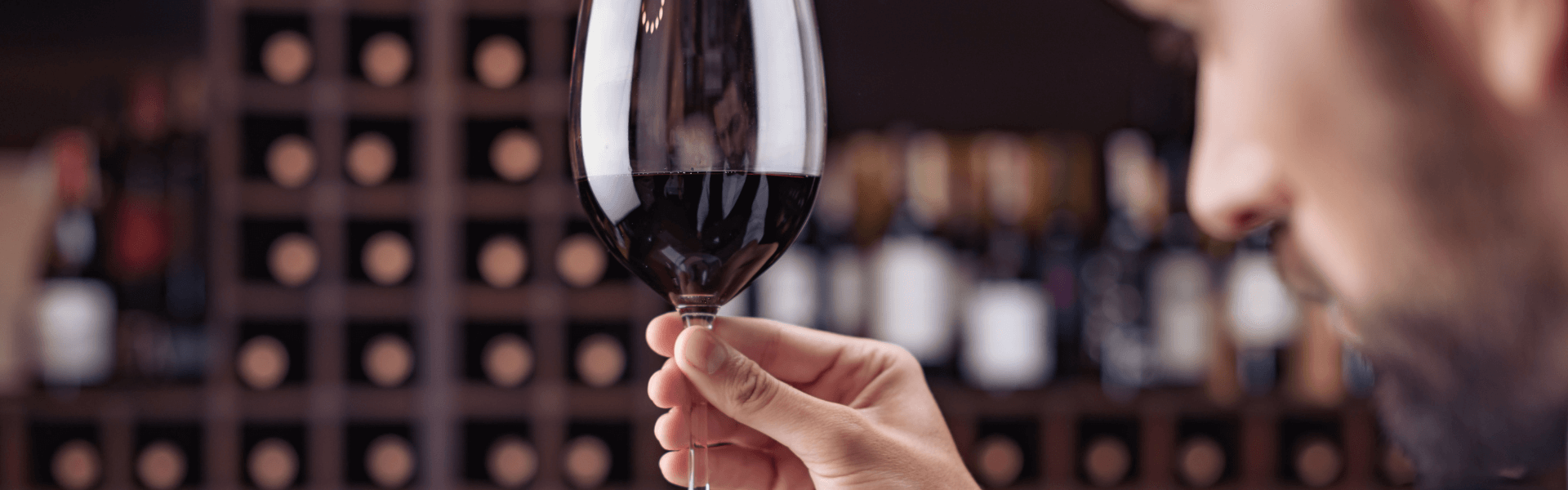 Catarinense fica em 3º lugar por título de melhor sommelier de vinhos brasileiros